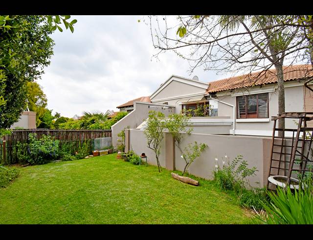2 BEDROOM SECTIONAL TITLE FOR SALE IN SANDRINGHAM